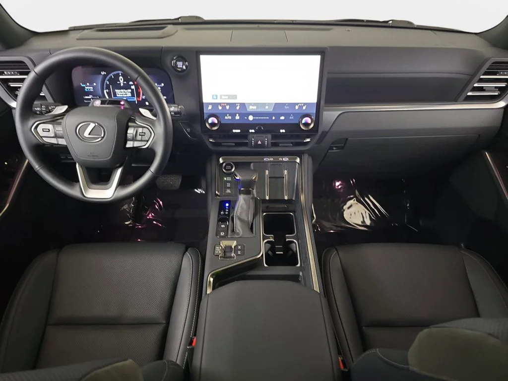 Used 2025 White Lexus 550 Overtrail+ image 12