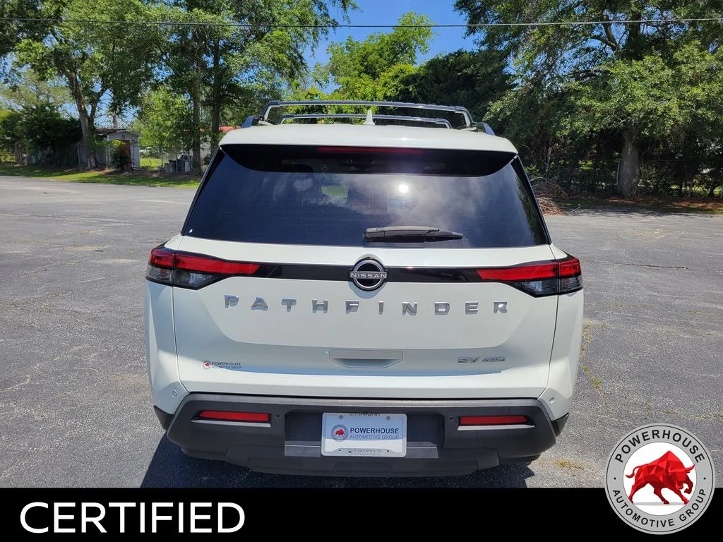 Used 2022 White Nissan SV image 4