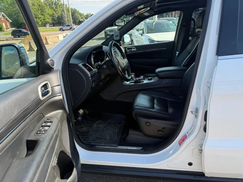 Used 2020 White Jeep Limited image 12