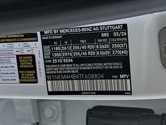 New 2026 MANUFAKTUR Moonlight White Metallic Mercedes-Benz GLC 300 image 31