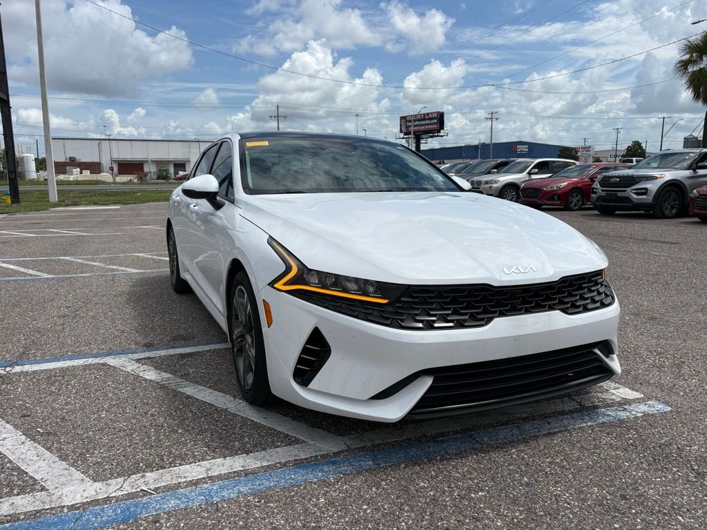 2022 Kia Optima EX FWD's photo