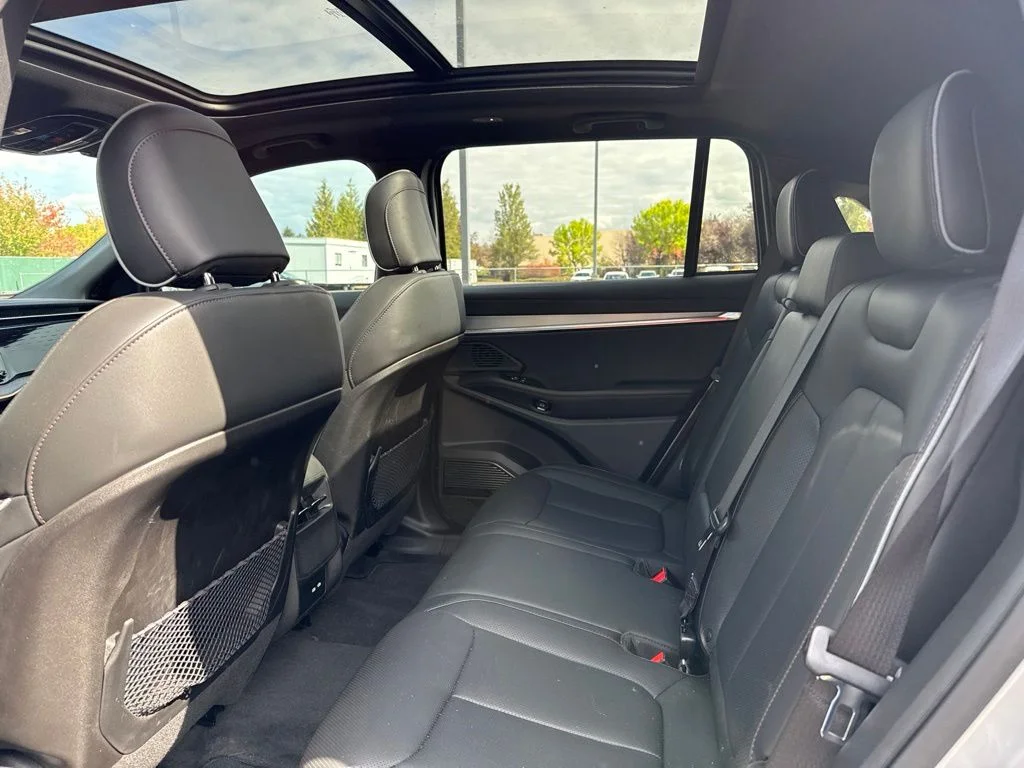 Used 2025 Silver Zynith Clearcoat Jeep Limited image 20