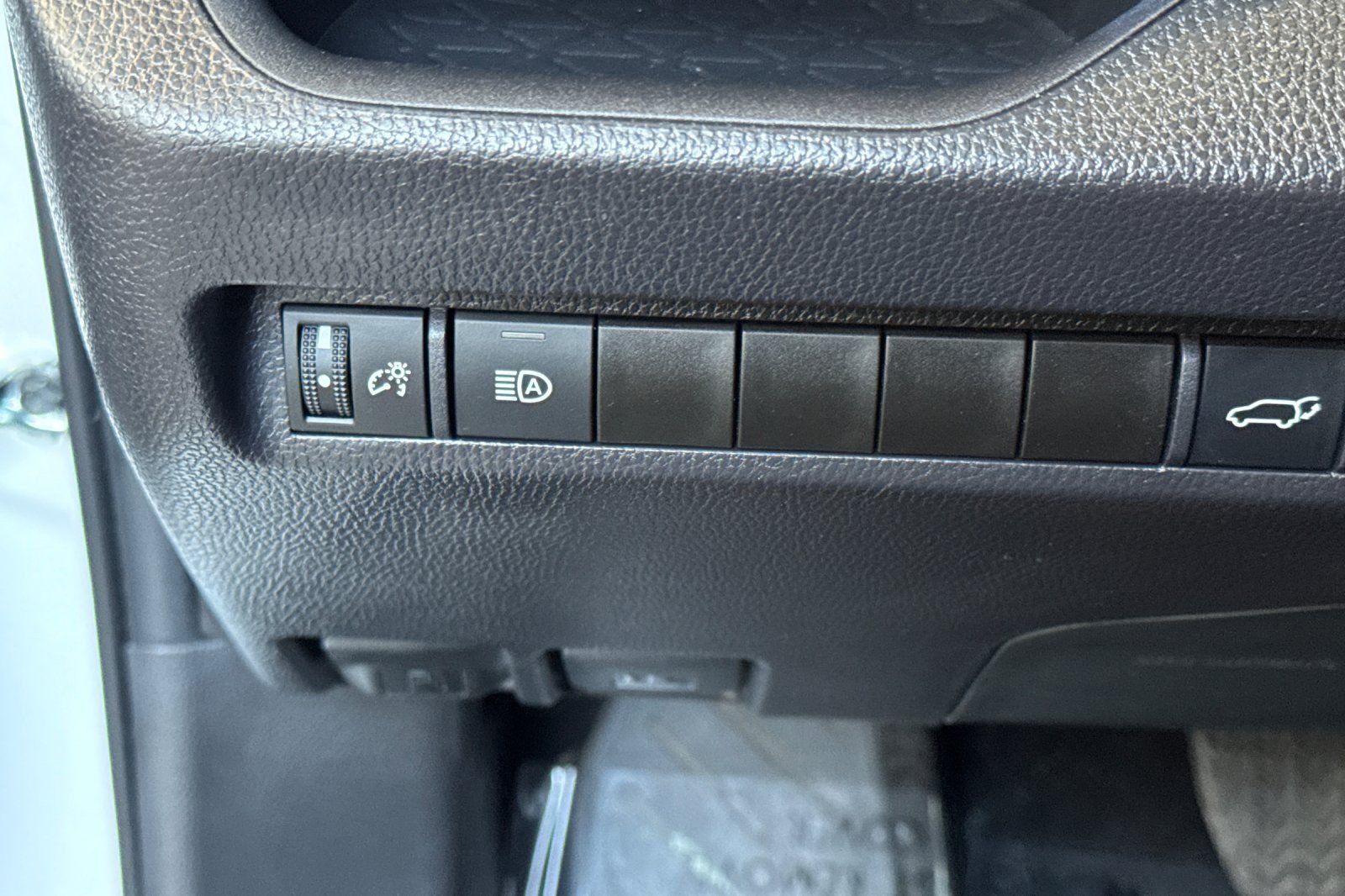Certified Used 2025 Beige Toyota XLE Premium image 34