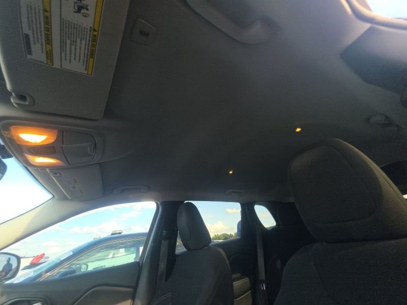 Used 2019 Light Brownstone Pearlcoat Jeep Latitude image 13