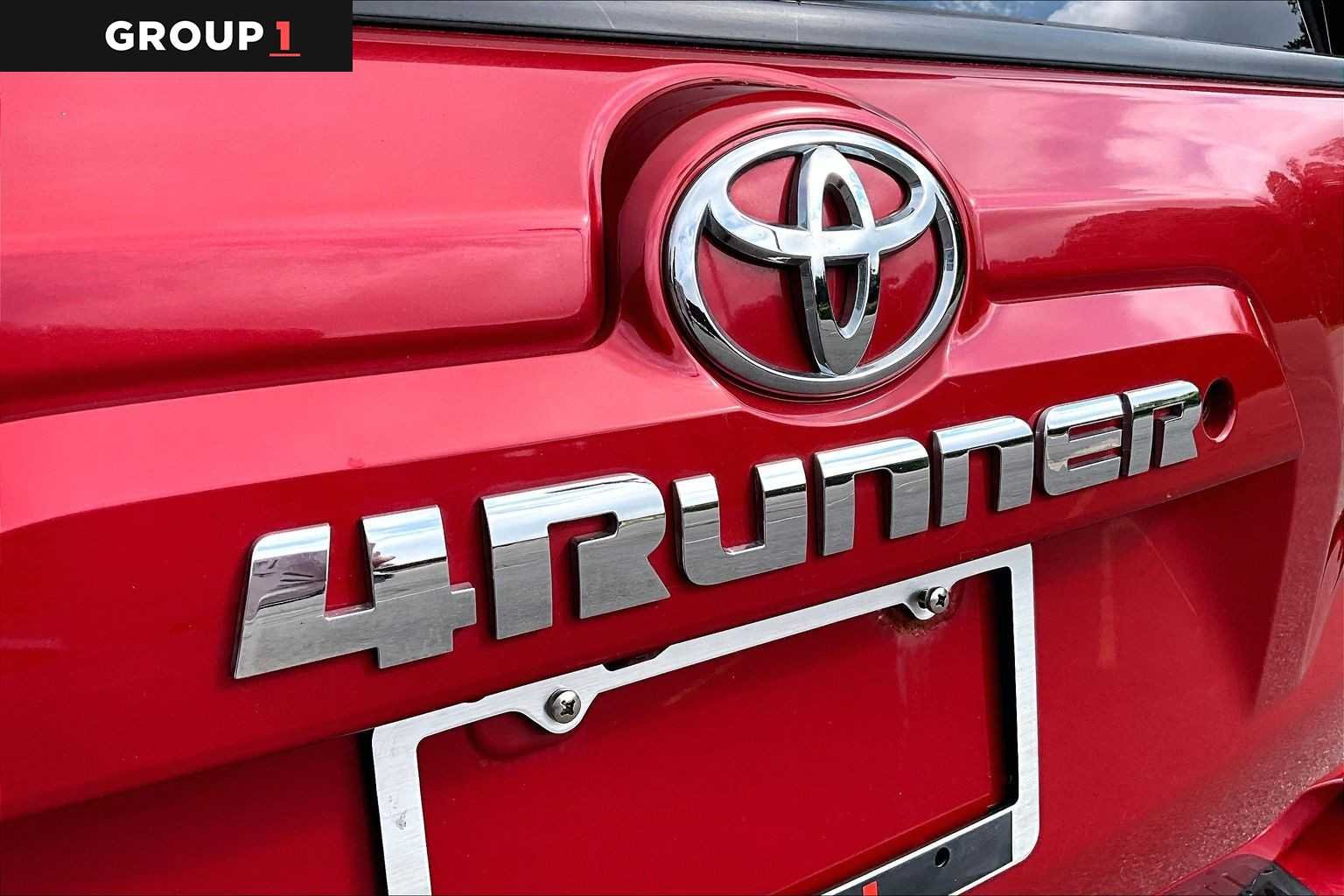 Used 2016 Barcelona Red Metallic Toyota SR5 Premium image 33