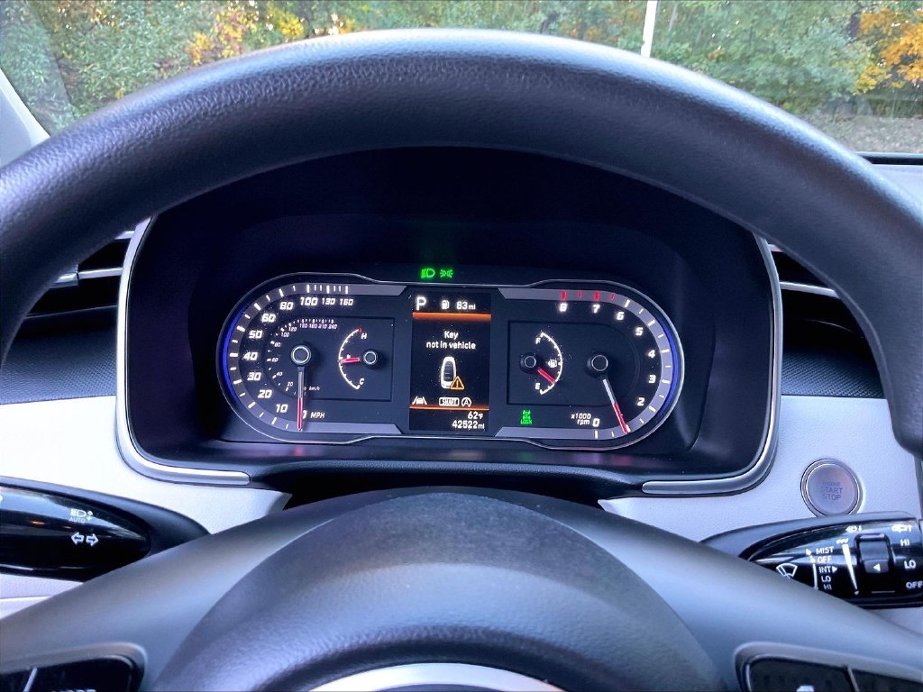 Used 2023 White Hyundai SEL image 24