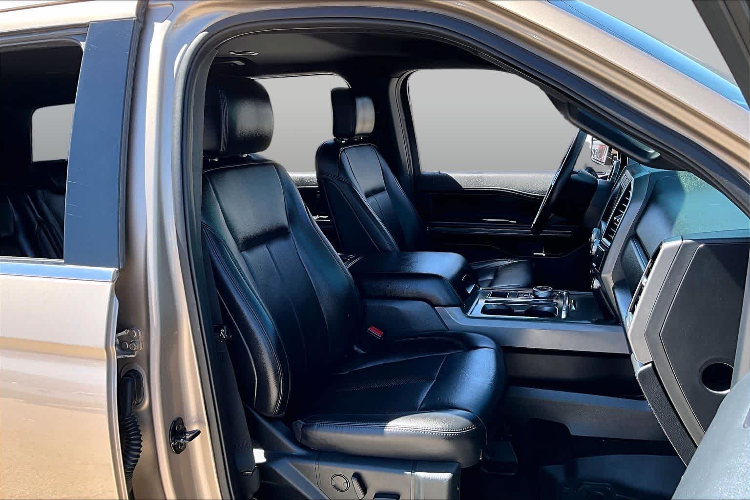 Used 2020 Desert Gold Ford XLT image 9