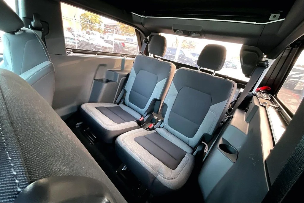 Used 2025 Oxford White Ford Base image 25