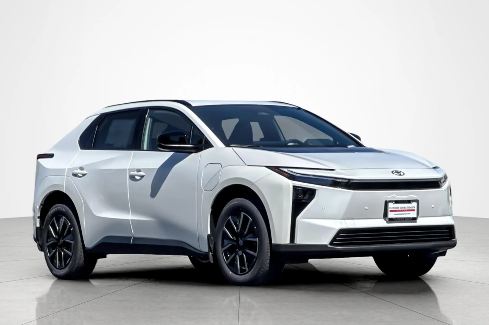New 2027 Wind Chill Pearl <sup>1</sup> Toyota  XLE image 7