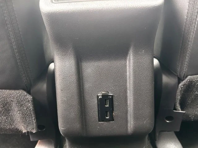 Used 2022  Mitsubishi  image 31