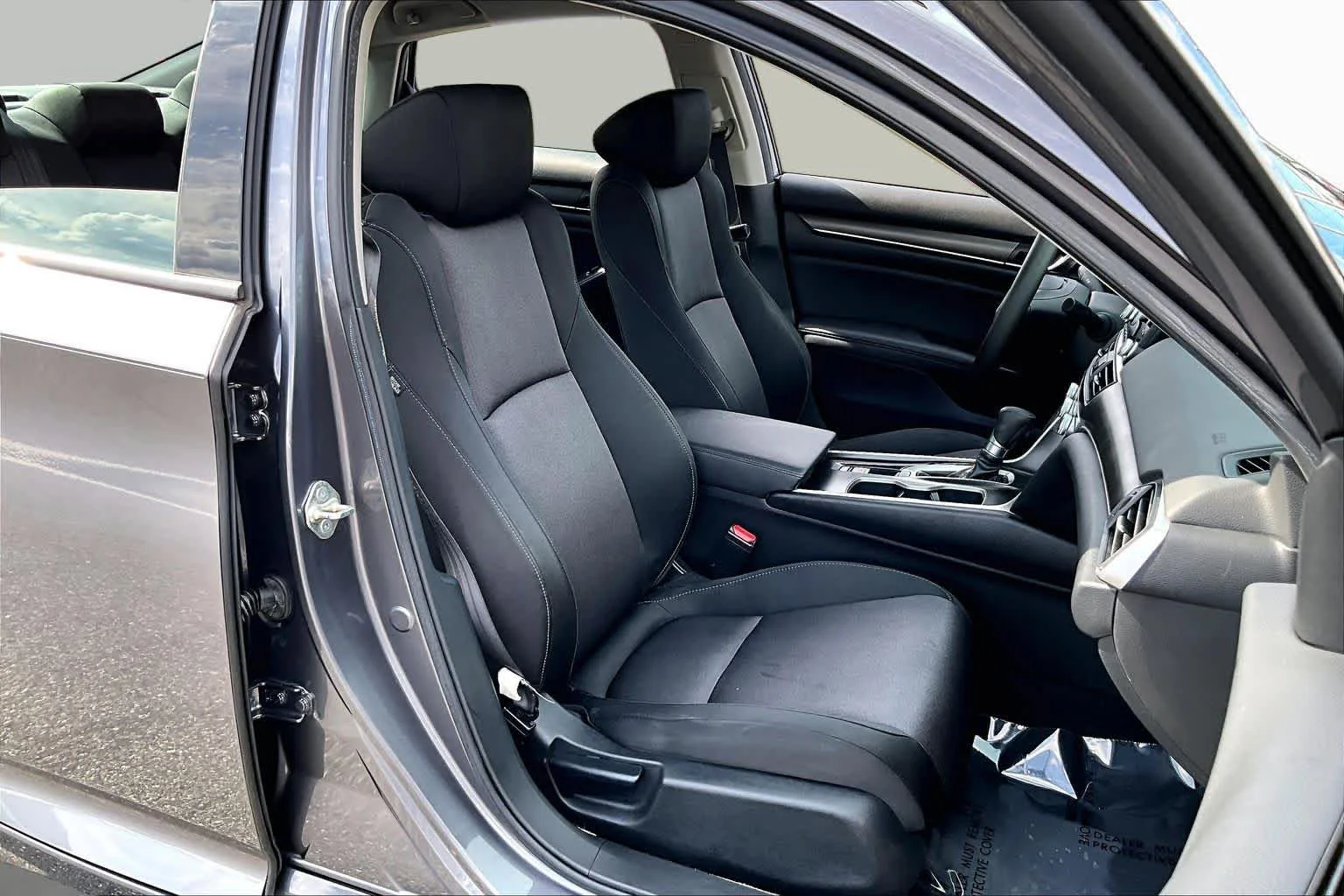 Used 2019 Modern Steel Metallic Honda LX 1.5T image 9