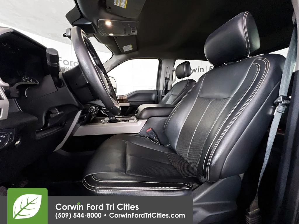 Used 2020 Magnetic Metallic Ford Lariat image 24