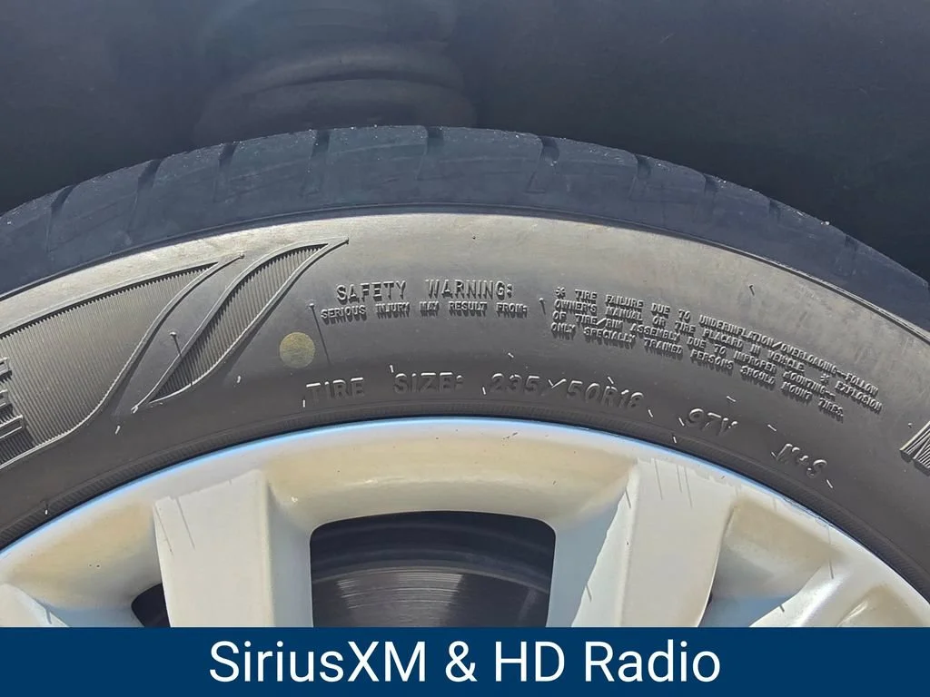 Used 2014 White Diamond Tricoat Chevrolet LT image 10