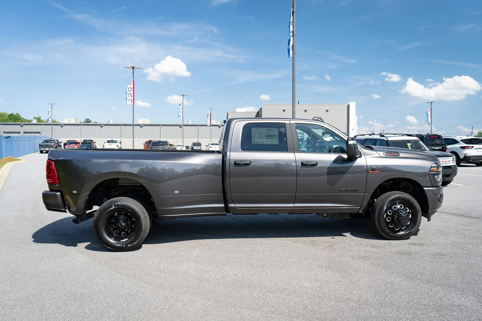 New 2026 Granite Crystal Metallic Clear-Coat Exterior Paint RAM Big Horn image 11