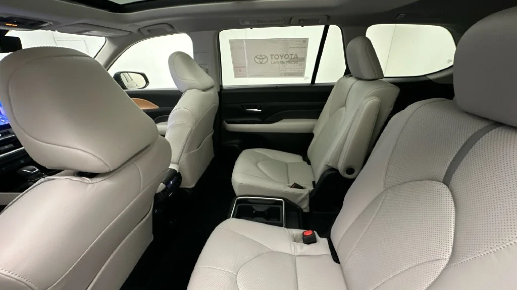 Used 2024 White Toyota Platinum image 10