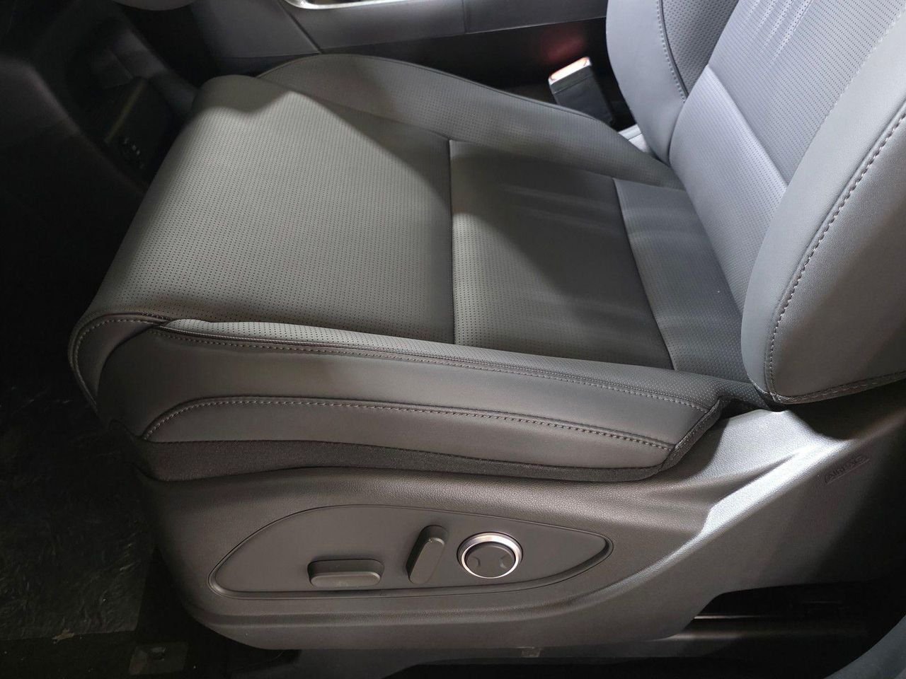 New 2027 Abyss Black Pearl Hyundai Blue SEL 8P image 24