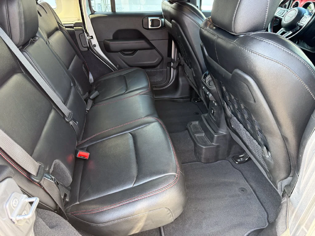 Used 2021  Jeep Unlimited Rubicon image 18