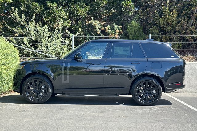 New 2026 Santorini Black Land Rover SE image 2