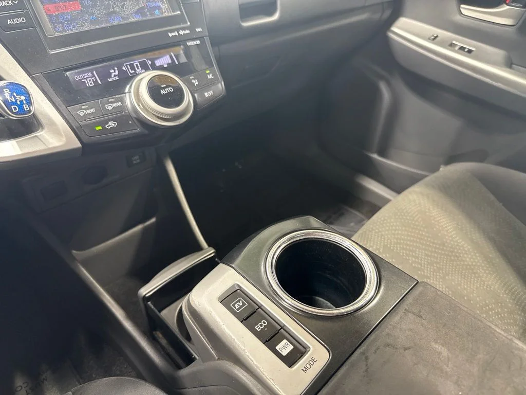 Used 2014 Gray Toyota Three image 16