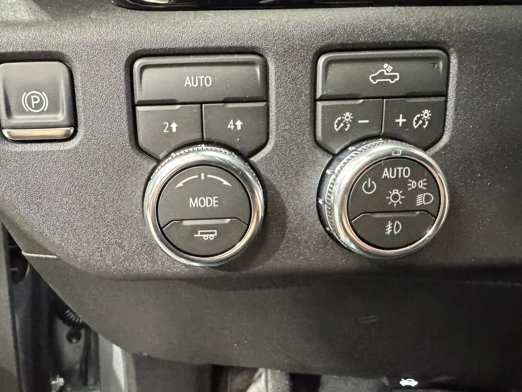 New 2026 Sterling Metallic GMC Elevation image 20