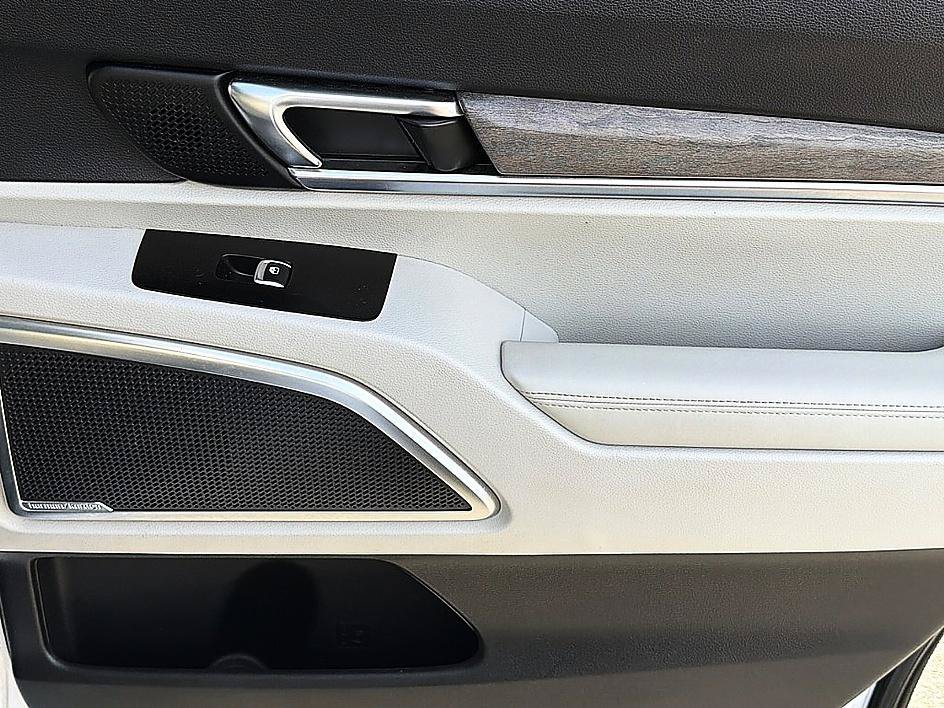 Used 2021 Glacial White Pearl Kia SX image 26