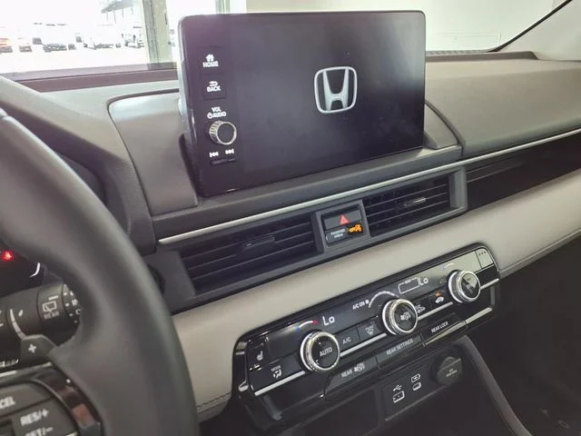 2025 Honda Pilot EX-L - Photo 10