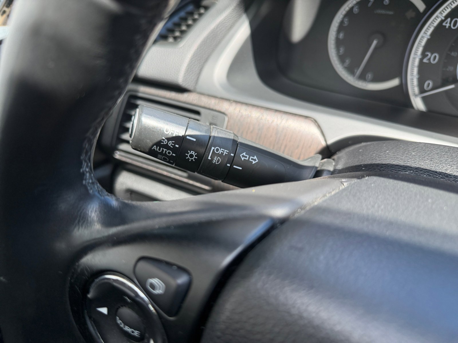 Used 2015 Black Honda EX-L image 13