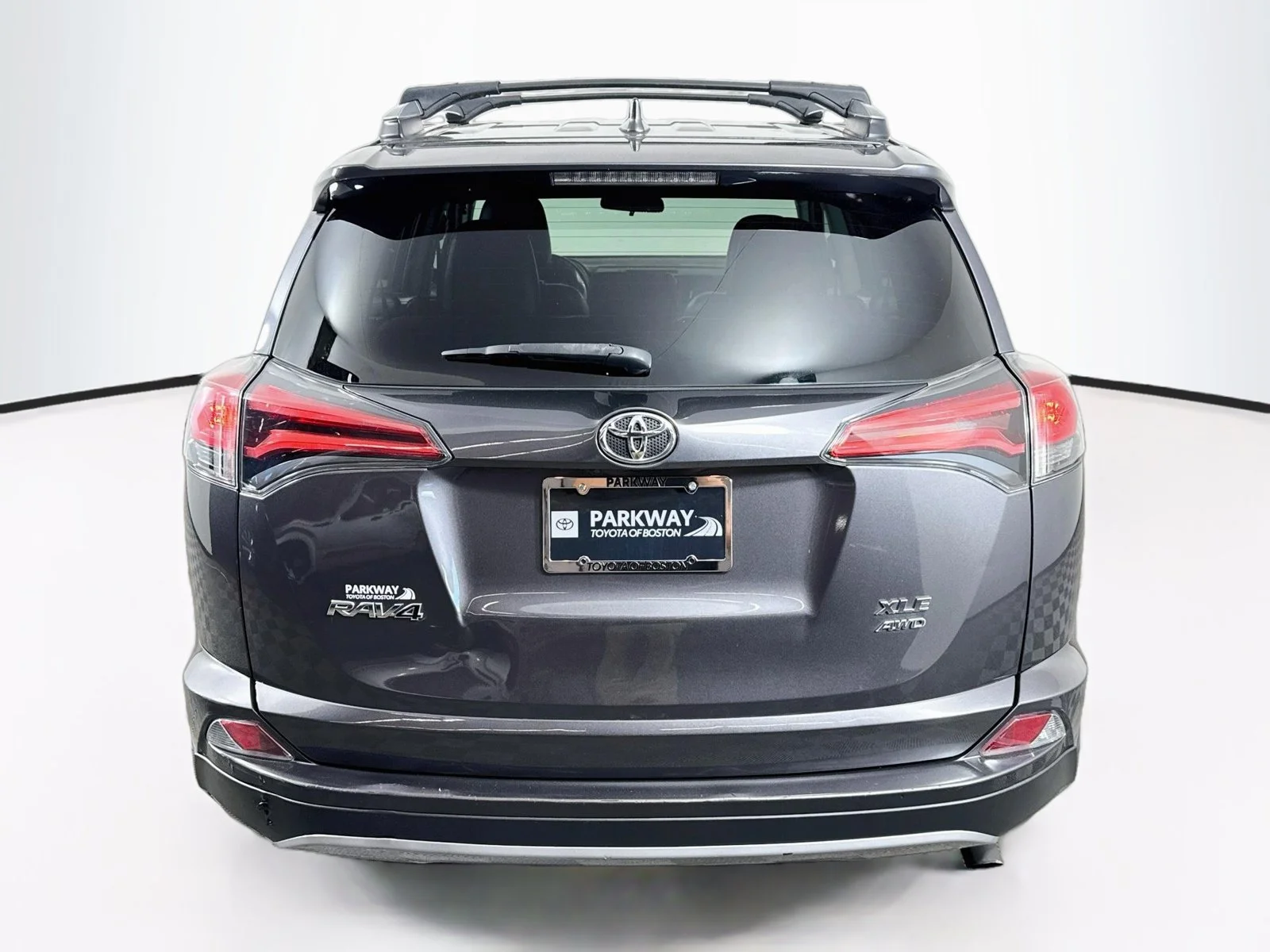 Used 2017 Gray Toyota XLE image 5