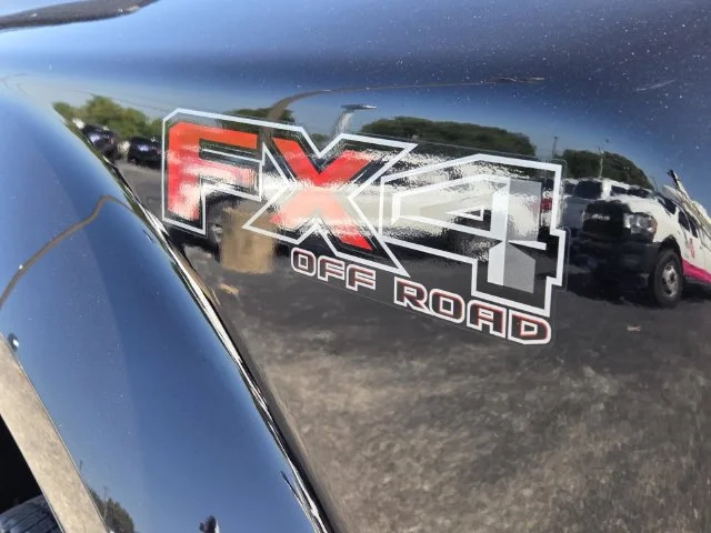 Used 2022  Ford Lariat image 9
