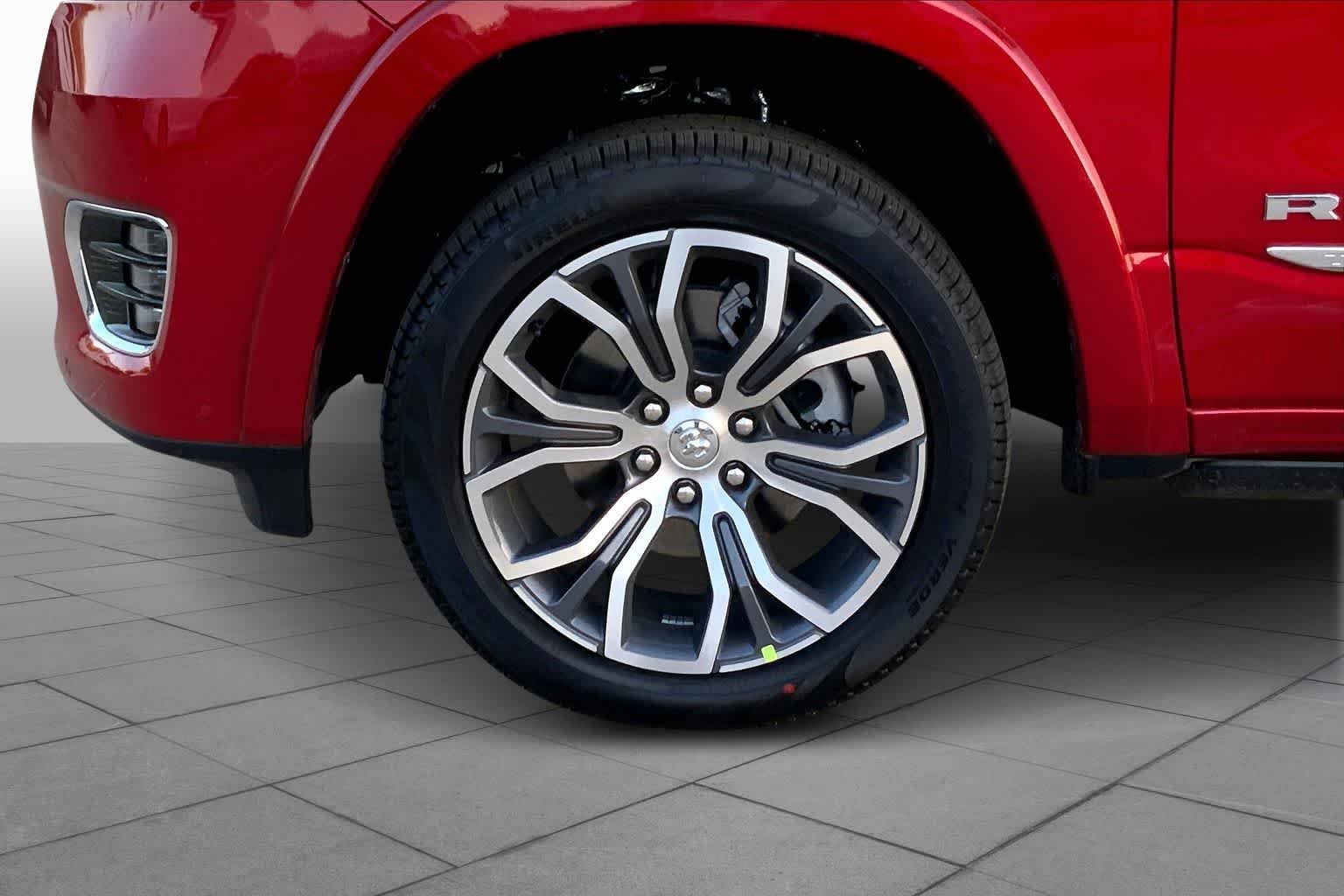 New 2026 Molten Red Pearl-Coat Exterior Paint RAM Tungsten image 11
