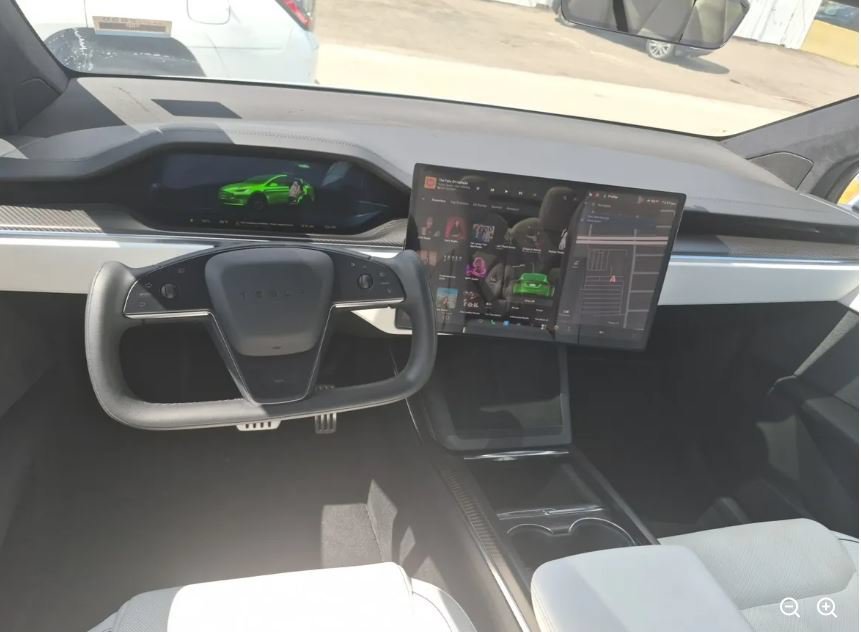 Used 2022 White Tesla Plaid image 8