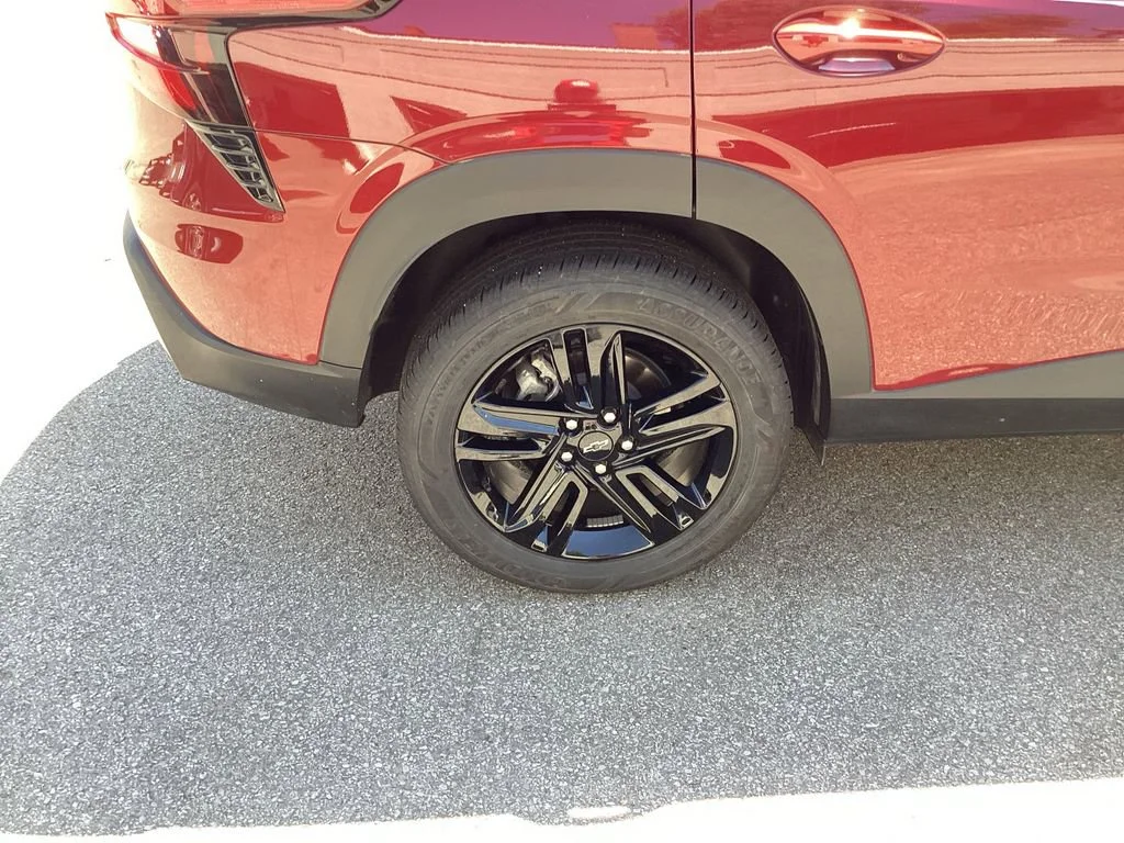 Used 2024 Crimson Metallic Chevrolet ACTIV image 22