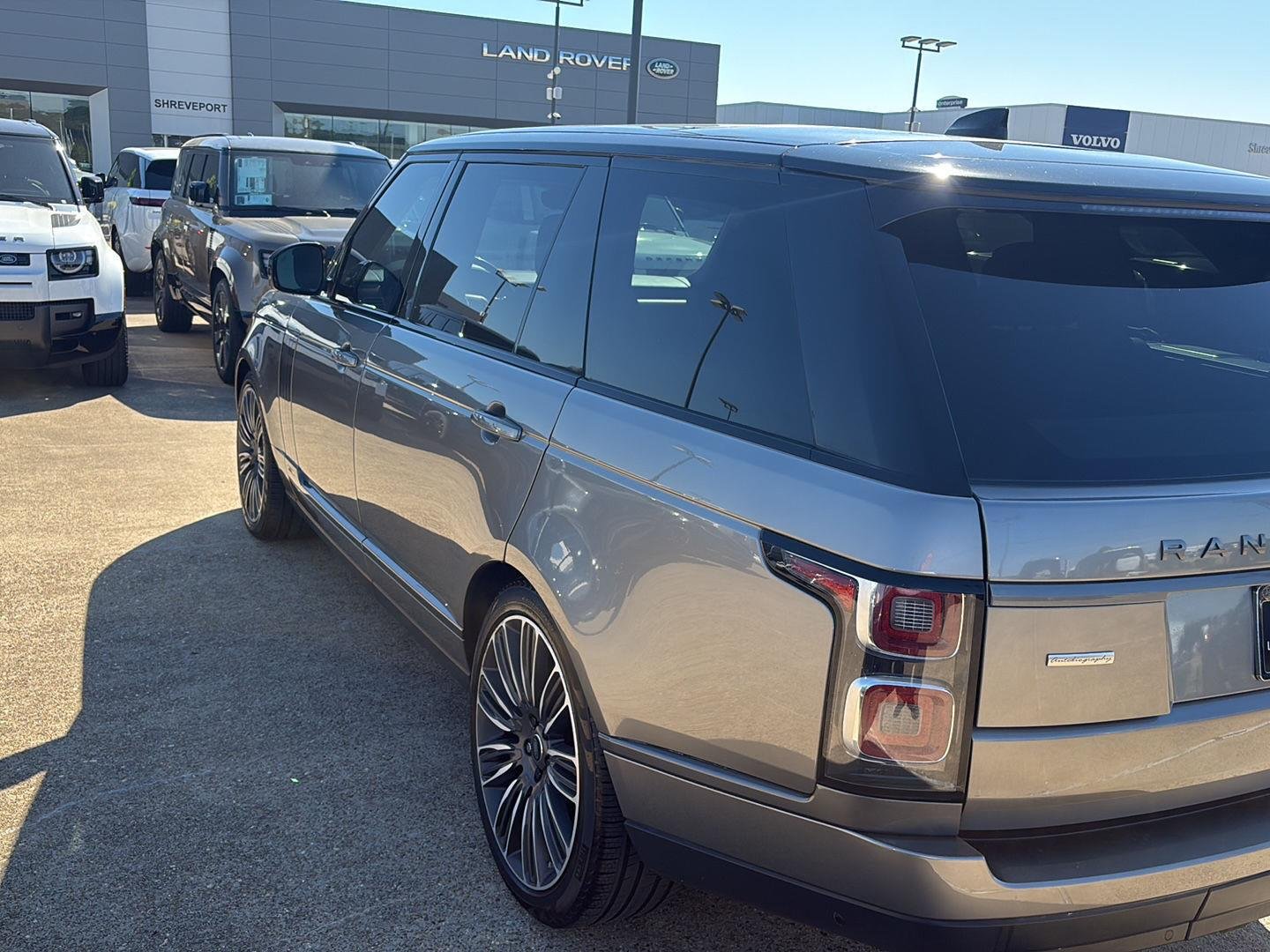 Used 2019 Silicon Silver Premium Metallic Land Rover Autobiography image 2
