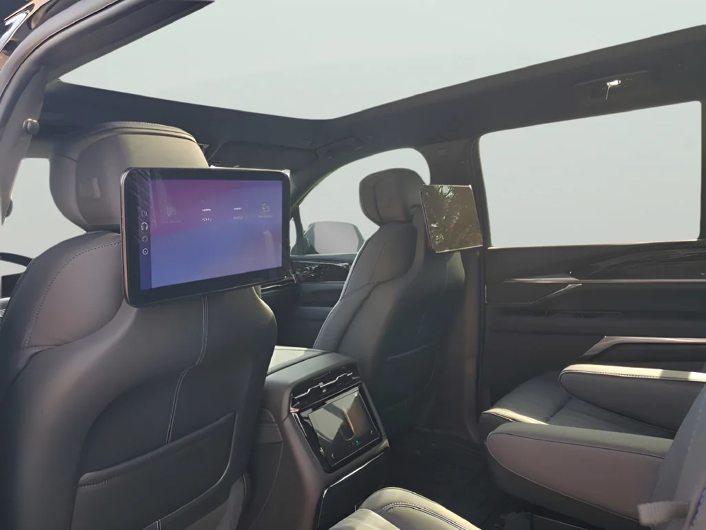 2026 Cadillac Escalade IQL Luxury - Photo 23