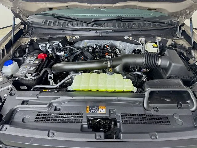 New 2027 Marsh Gray Ford Platinum image 32