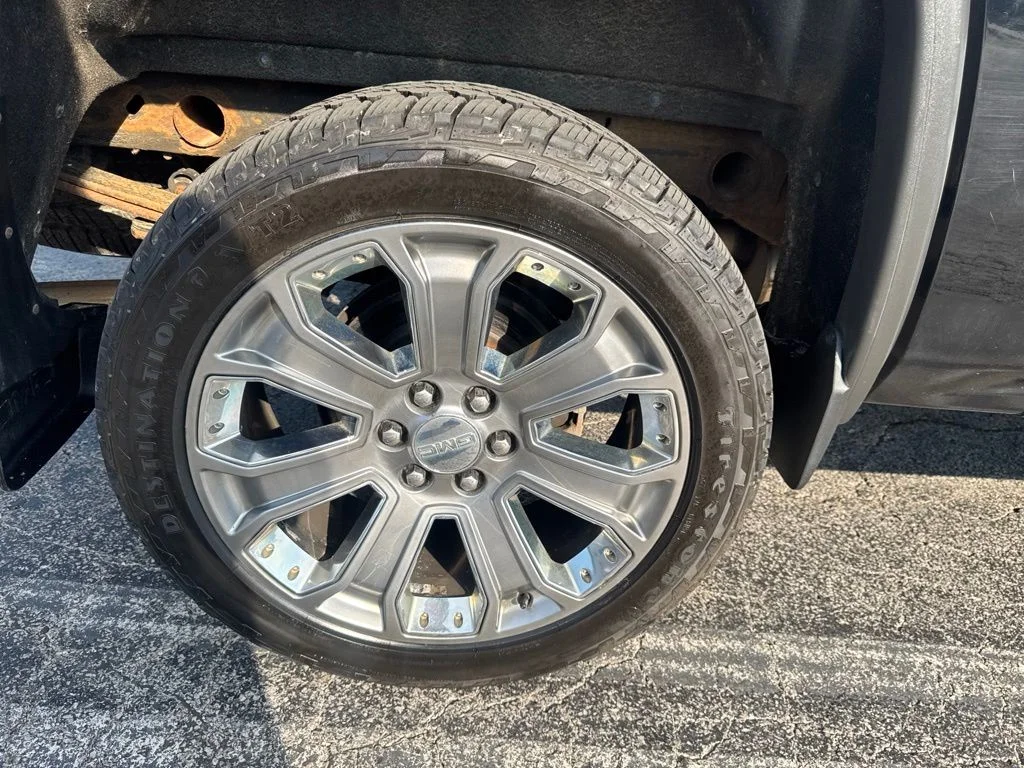 Used 2017 Black GMC Denali image 42