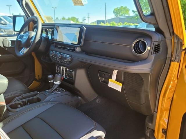 New 2026 Goldilocks Exterior Paint Jeep Sahara image 33