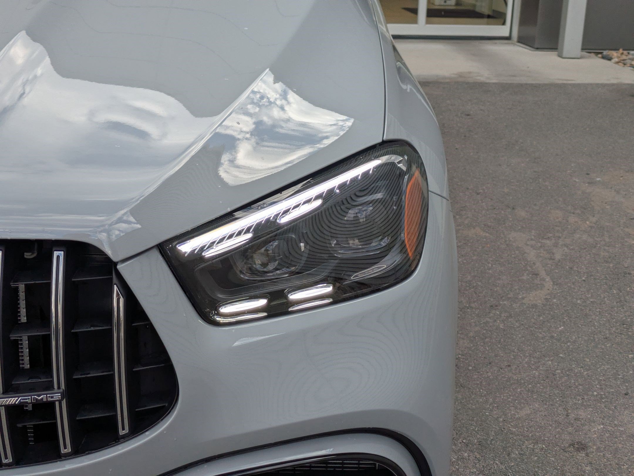 New 2026 MANUFAKTUR Alpine Grey Mercedes-Benz AMG® GLE 63 S image 27