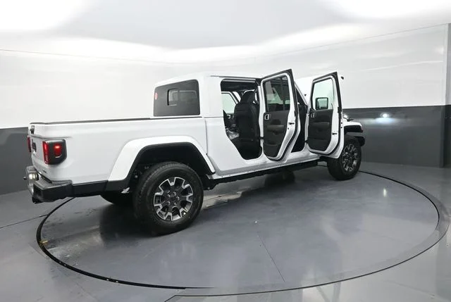 New 2026 Bright White Clear-Coat Exterior Paint Jeep Sahara image 36