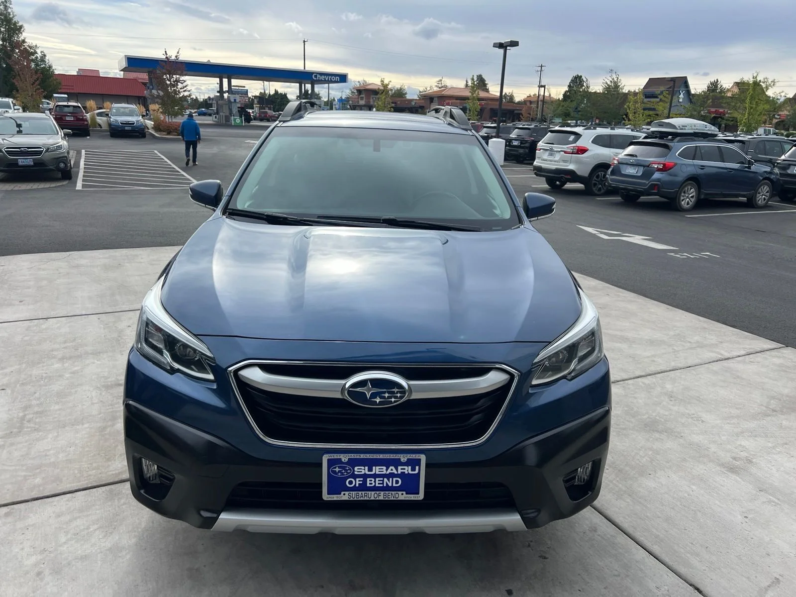 Used 2020 Abyss Blue Pearl Subaru Limited image 2