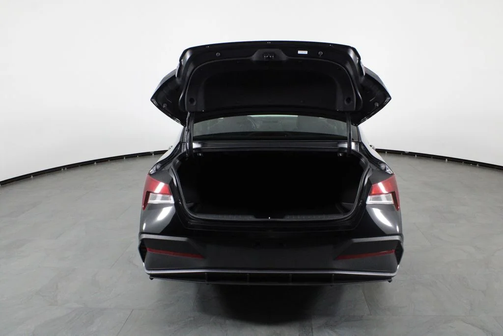 Used 2026 Black Hyundai SEL Sport image 17
