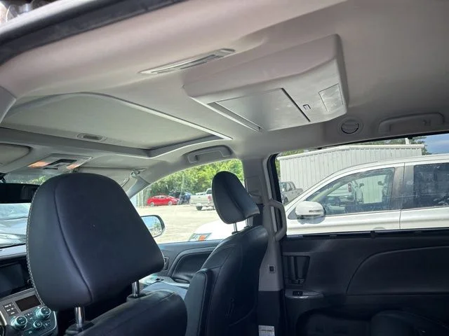 Used 2017 Silver Toyota SE Premium image 16