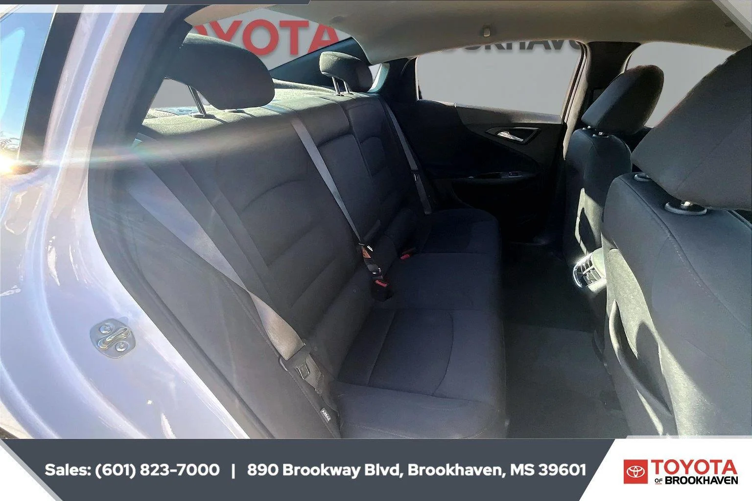 Used 2024 Summit White Chevrolet LT image 20