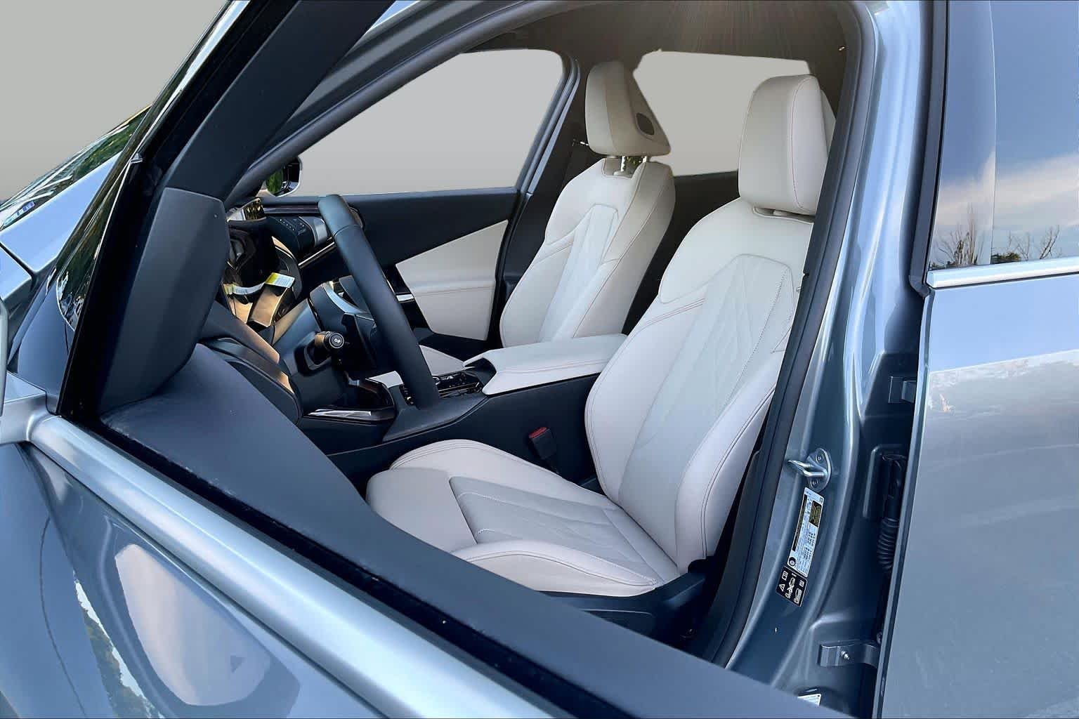 New 2026 Skyscraper Grey Metallic BMW 30 xDrive image 9