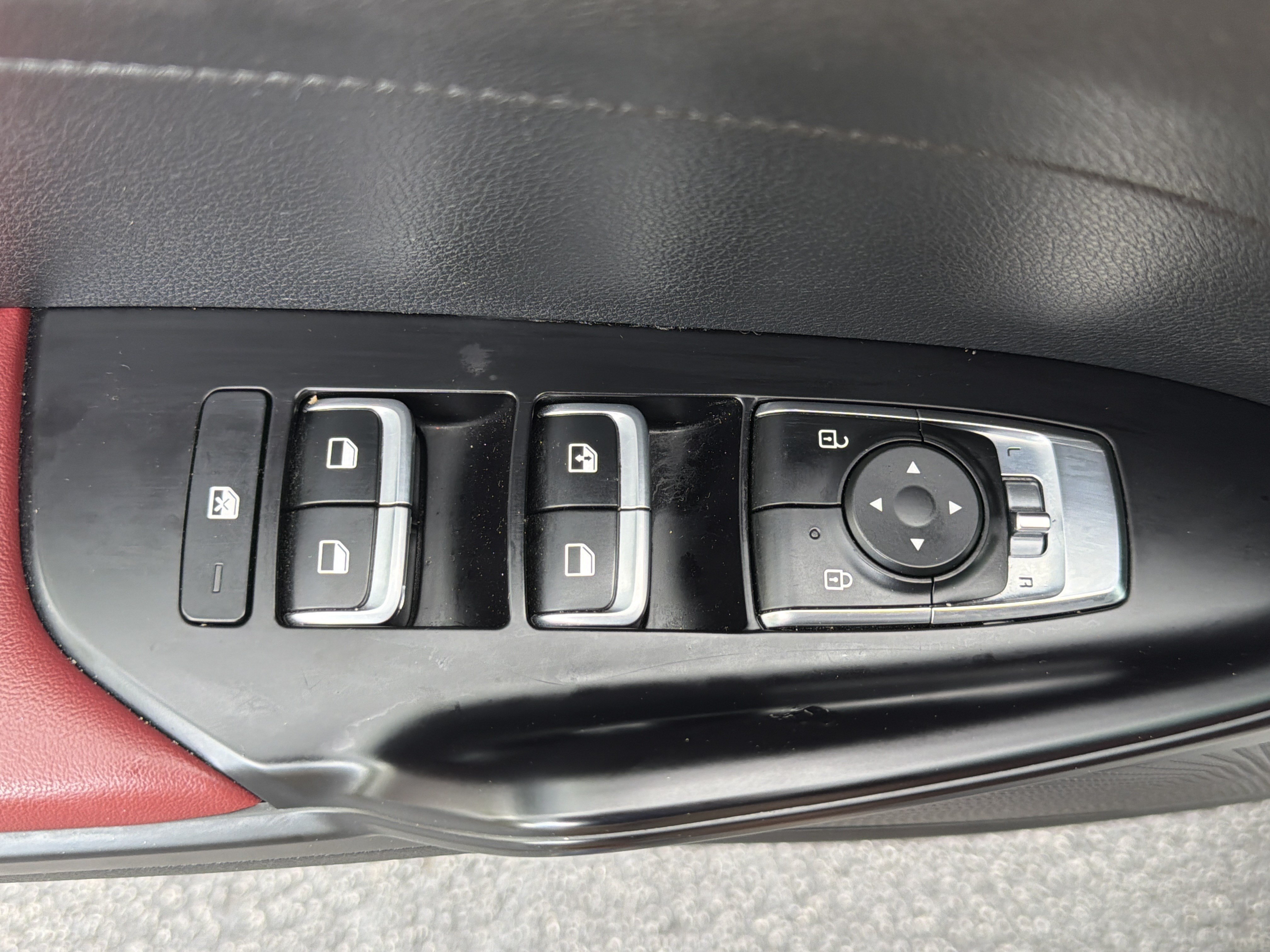 Used 2024 Wolf Gray Kia GT-Line image 21