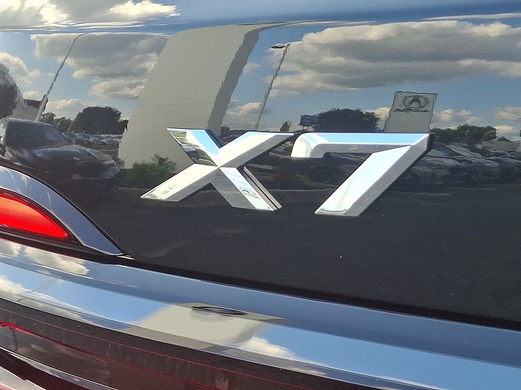 New 2027 Black Sapphire Metallic BMW xDrive40i image 11