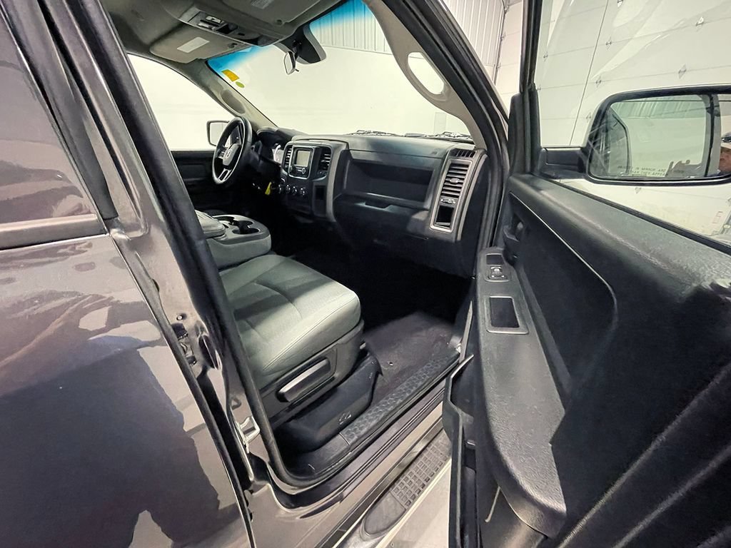Used 2017 Granite Crystal Clearcoat Metallic Ram Express image 20