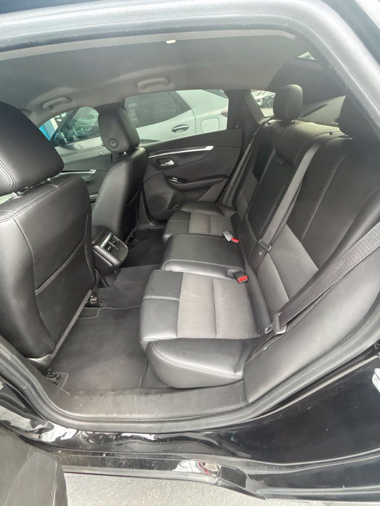 Used 2018 Black Chevrolet LT image 8