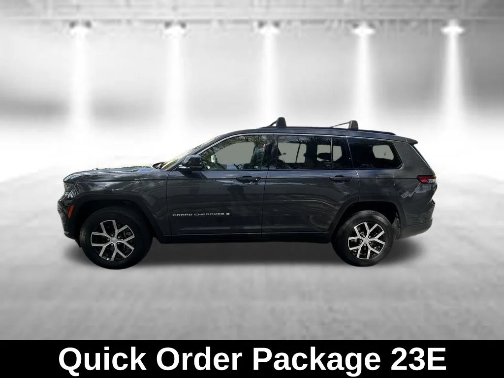 Used 2024 Gray Jeep Limited image 4