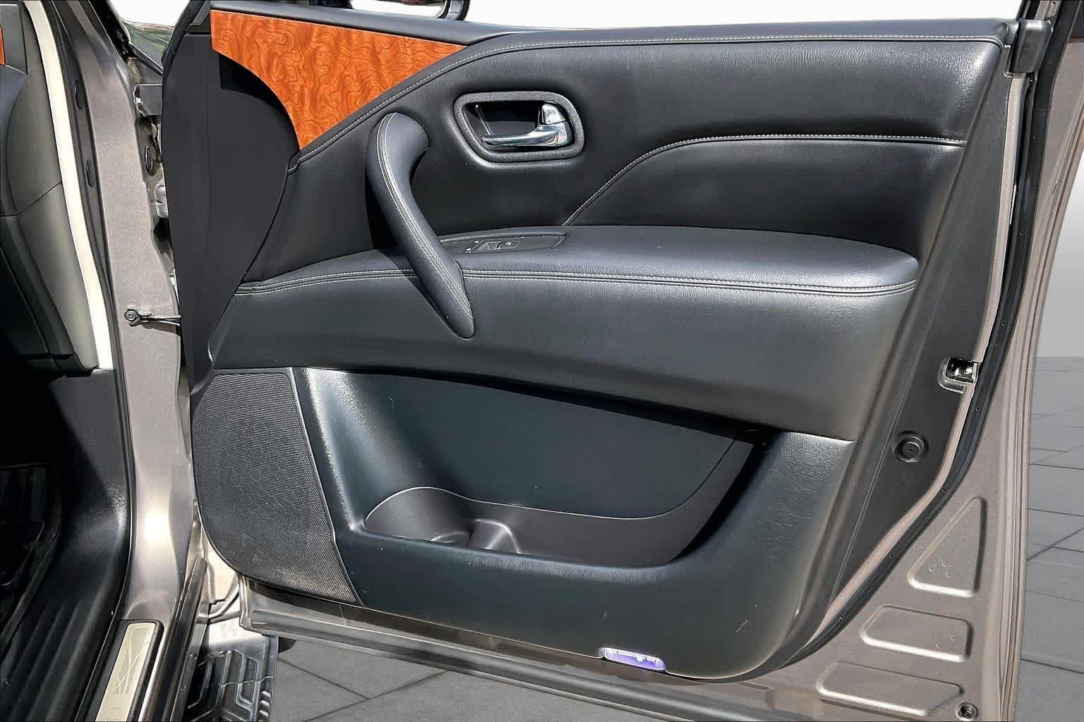 Used 2019 Smoky Quartz INFINITI LUXE image 22